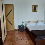 Garsoniera Doina אפורי נורד